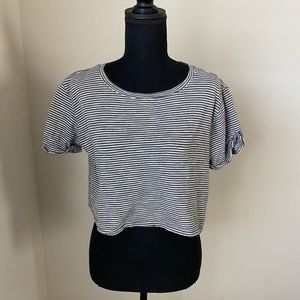 Forever 21 Black & White Striped Cropped T Shirt Size Small